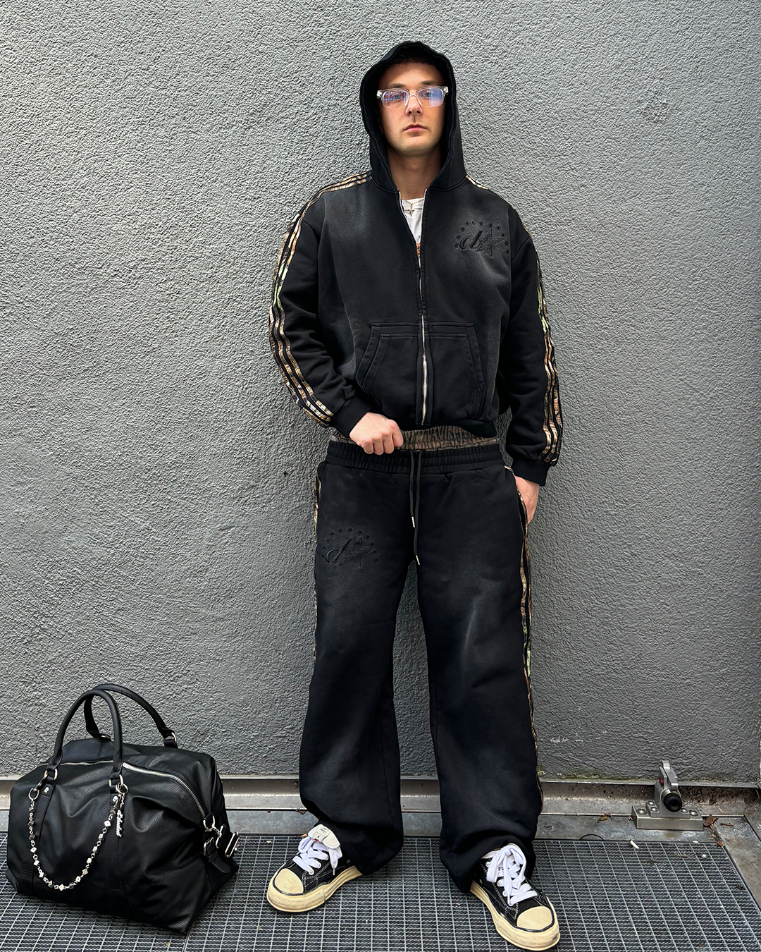 CAMO ZIP HOODIE IN WASHED BLACK