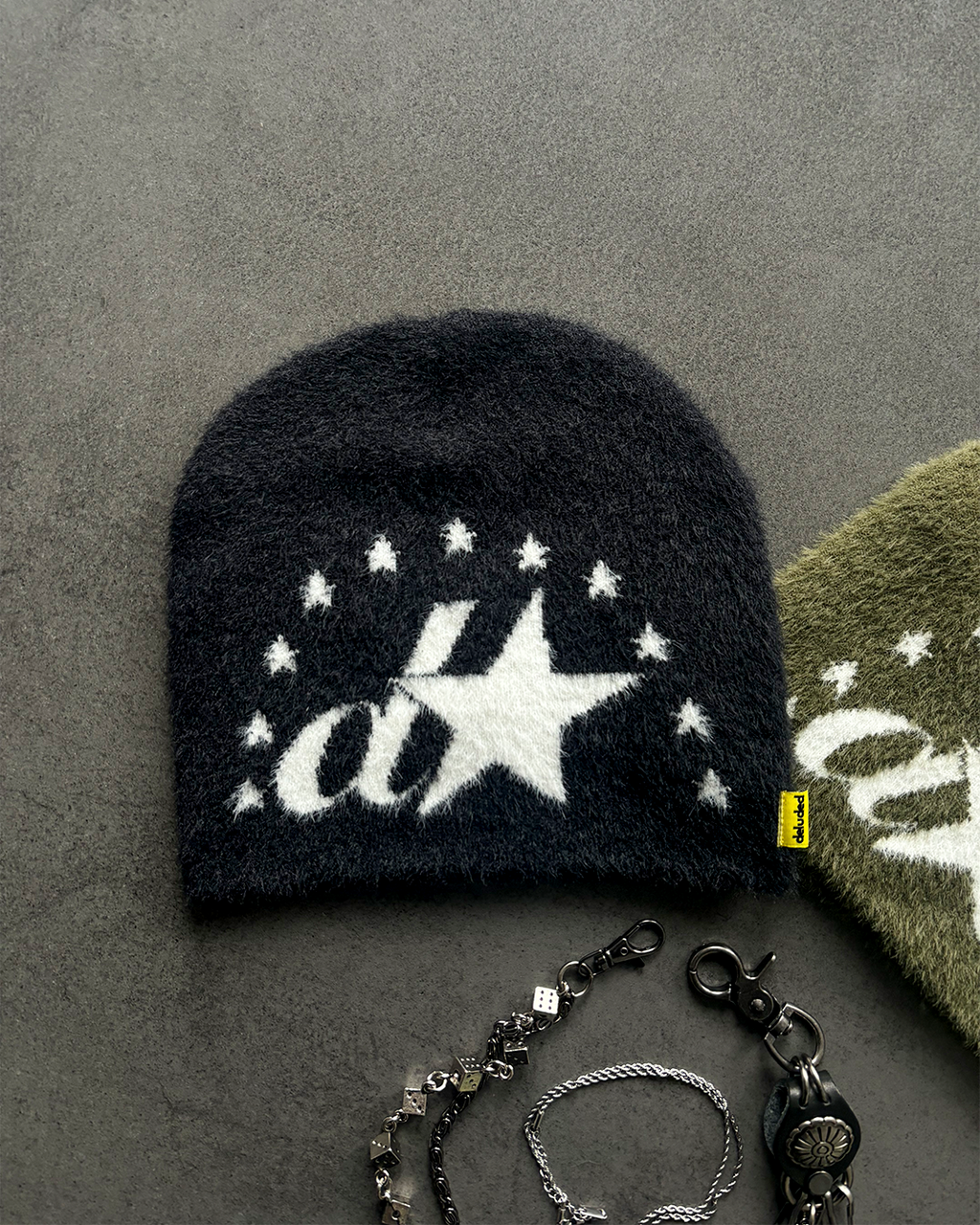 FUZZY BEANIE IN ONYX BLACK