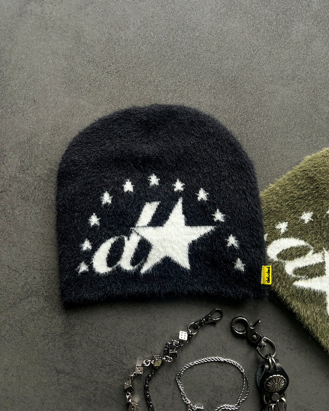 FUZZY BEANIE IN ONYX BLACK